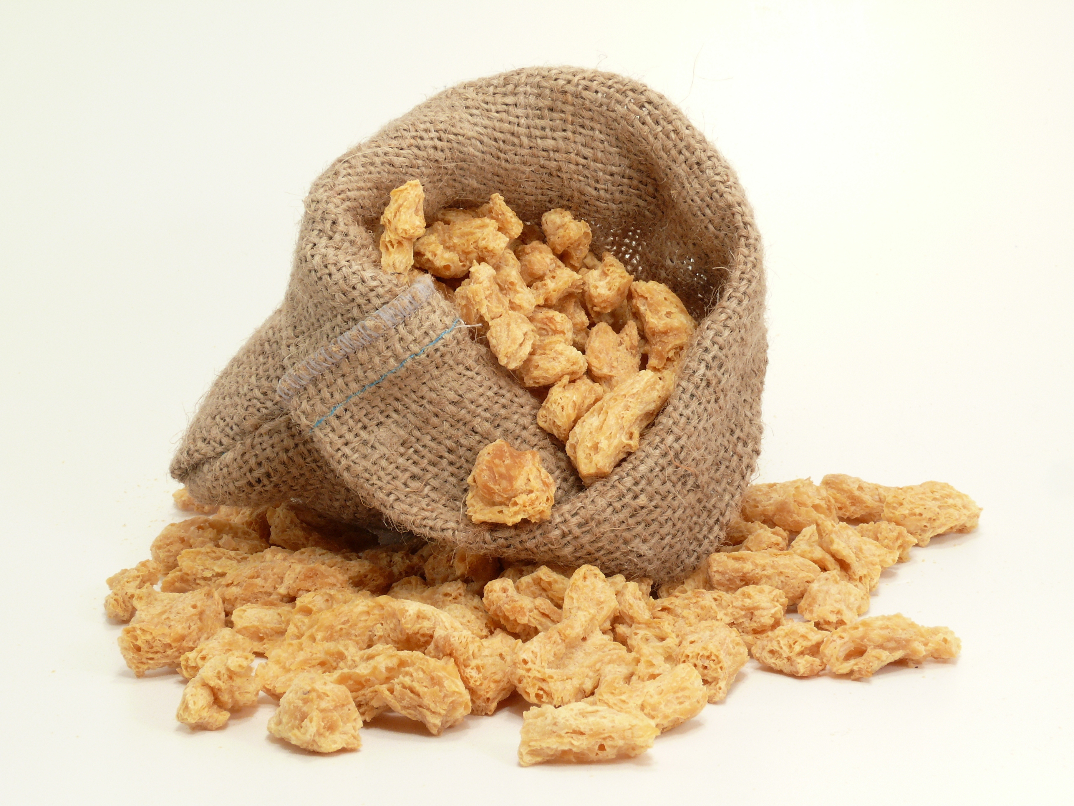 Mynatura Erbsenprotein Schnetzel - Erbsen 600g Mynatura Erbsenprotein Schnetzel - Erbsen 600g