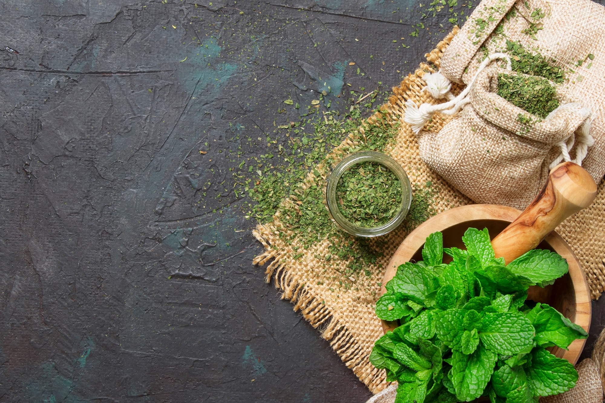 Krauseminzblätter gerebelt von mynatura – aromatische Minze für Tee, Küche & Rezepte 100g